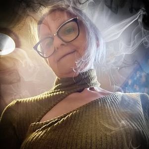 Meet your Posher, Deborah